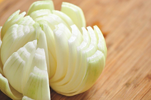 Hiệu quả triệt lông của hành tây và húng quế